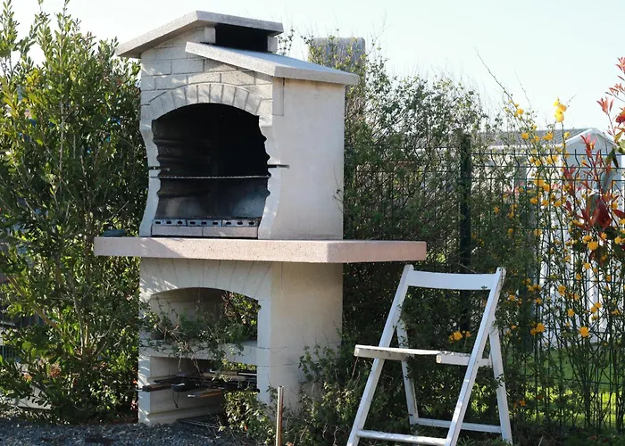 Les Bains De Nyaraló