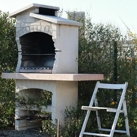 Les Bains De Holiday home
