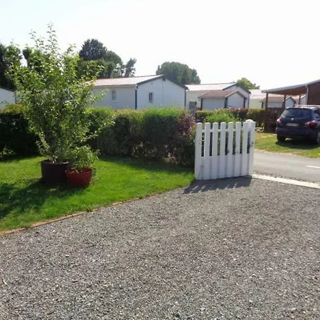 Les Bains De Grandcamp-Maisy